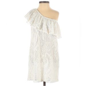 LeyenDecker White Lace Sleeveless Blouse